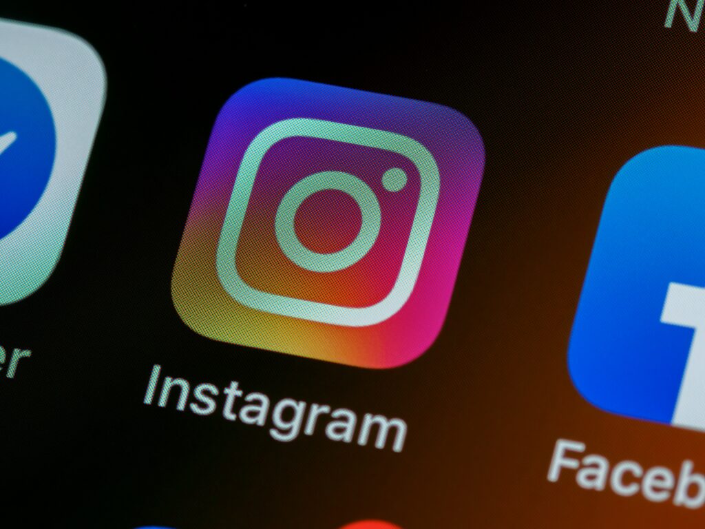スマホ画面のインスタアプリアイコン